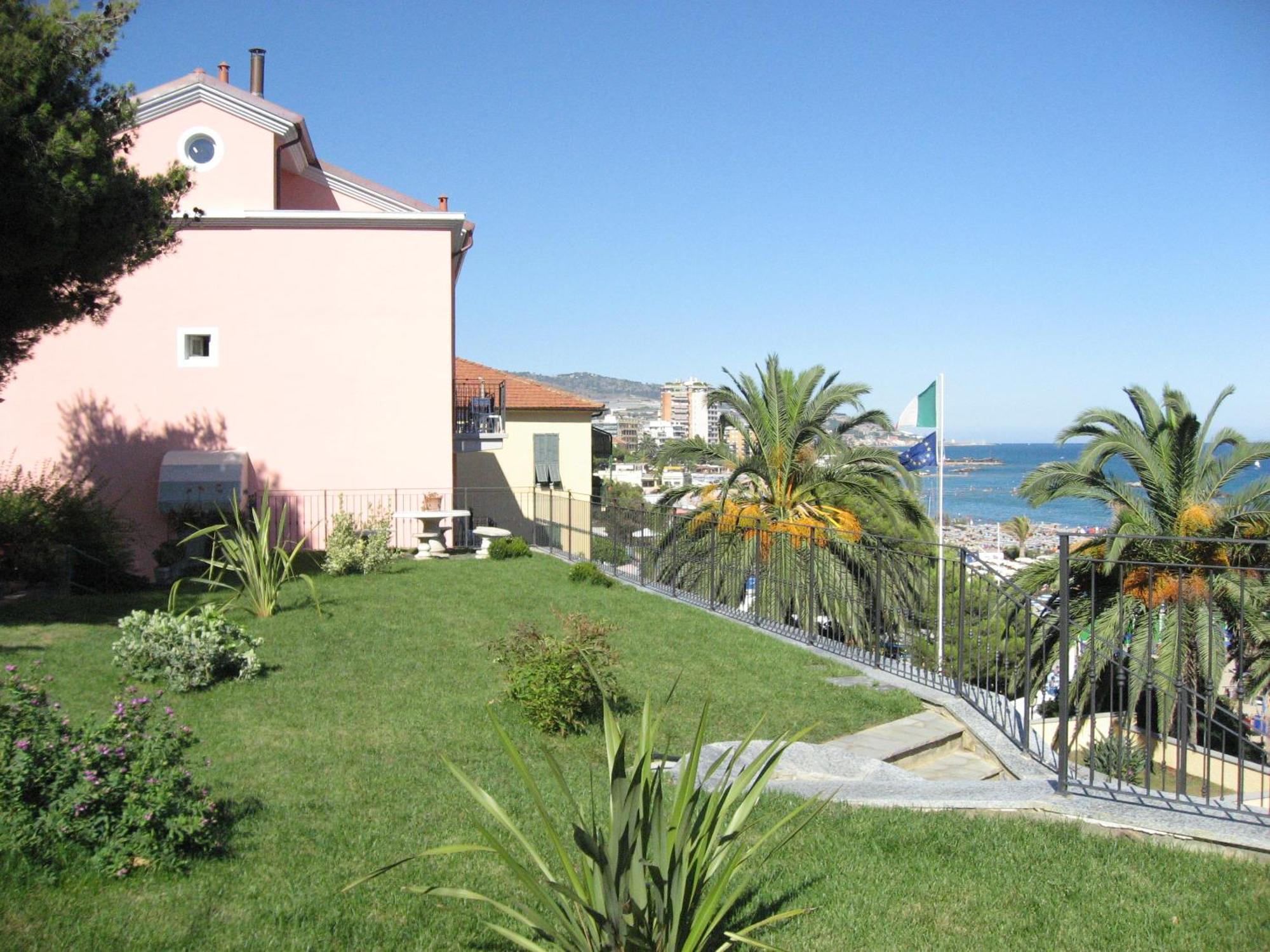 Villa Sacra Famiglia Casa Per Ferie Taggia Exterior foto